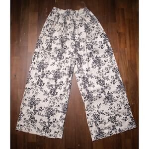 Cider Pants Womens Medium White Black Floral Wide Leg Elastic Waist Pull-On